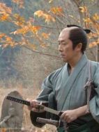 島田藤?gòu)? /><p>島田藤?gòu)?演員：坂東三津五郎</p>海坂藩番頭，欺騙了為了新之丞未來著想的加世，并且將其玷污。新之丞為了維護(hù)武士的尊嚴(yán)，發(fā)誓要將他殺死。</li></ul>
   
        </div>
        <div   id=