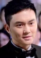 張?zhí)┝? /><p>張?zhí)┝?演員：張智霖</p>富家子，因其帥氣外表周游于形形色色的女子之間，偶然結(jié)識(shí)了護(hù)士鄺美寶，殊不知美寶是愛情安全感缺乏癥患者，令其生活受到極大困擾</li><li><img src=