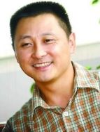鄧小平（安榮生飾演）